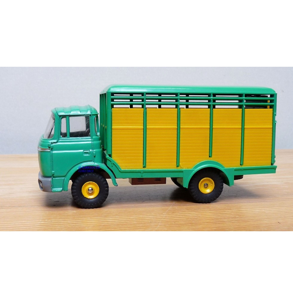 camions dinky toys