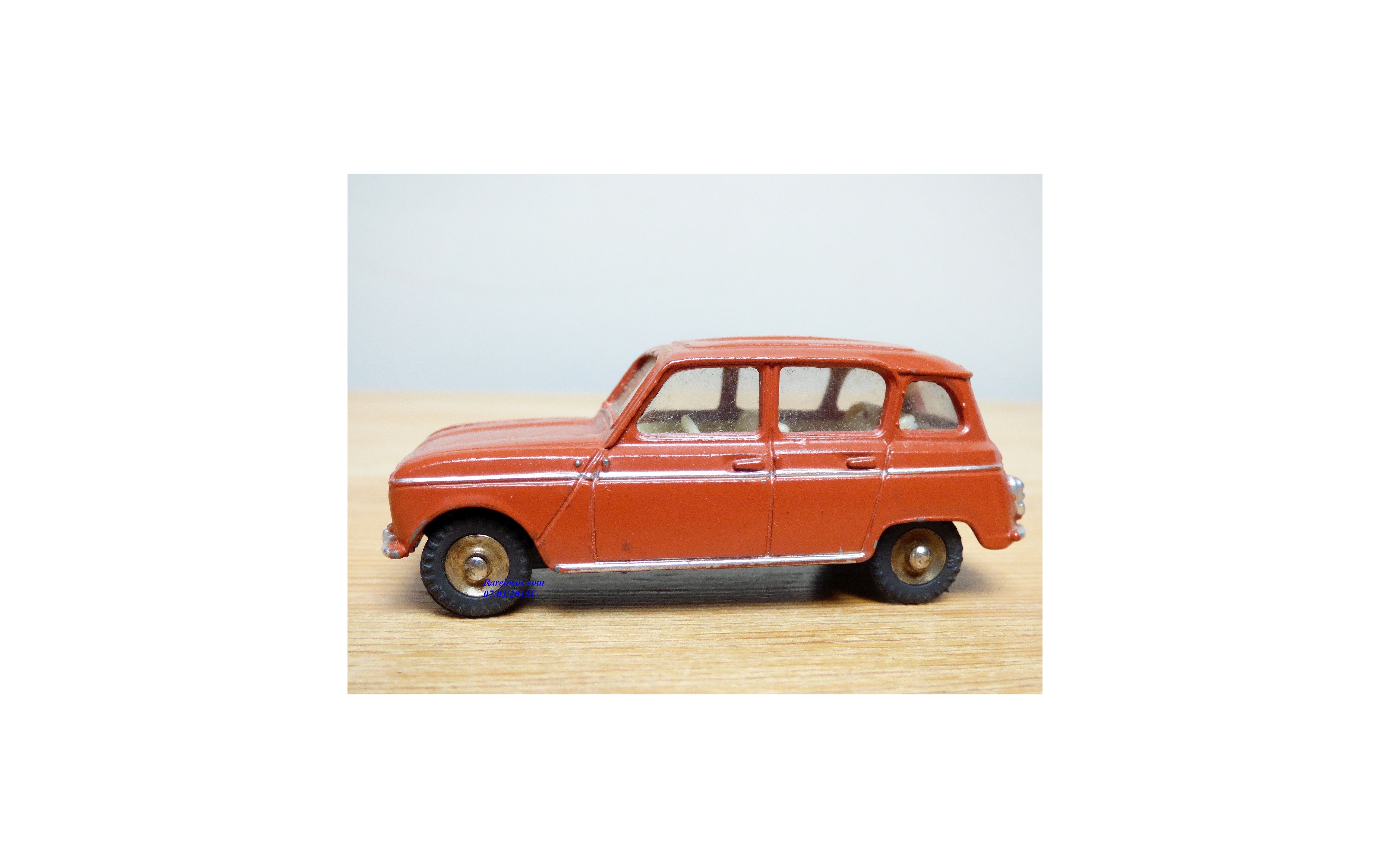 Renault 4L - Dinky Toys - 1/43ème en boite